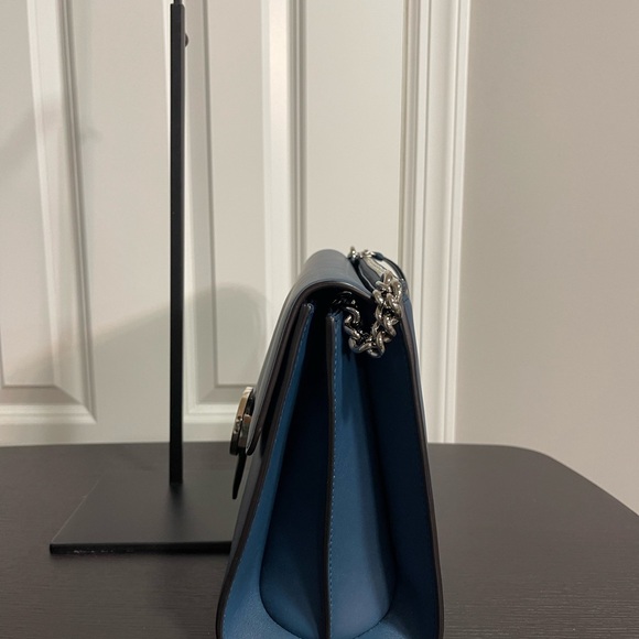 Gucci Dusty Avio Shoulder Bag with Chain - Picture 6 of 14